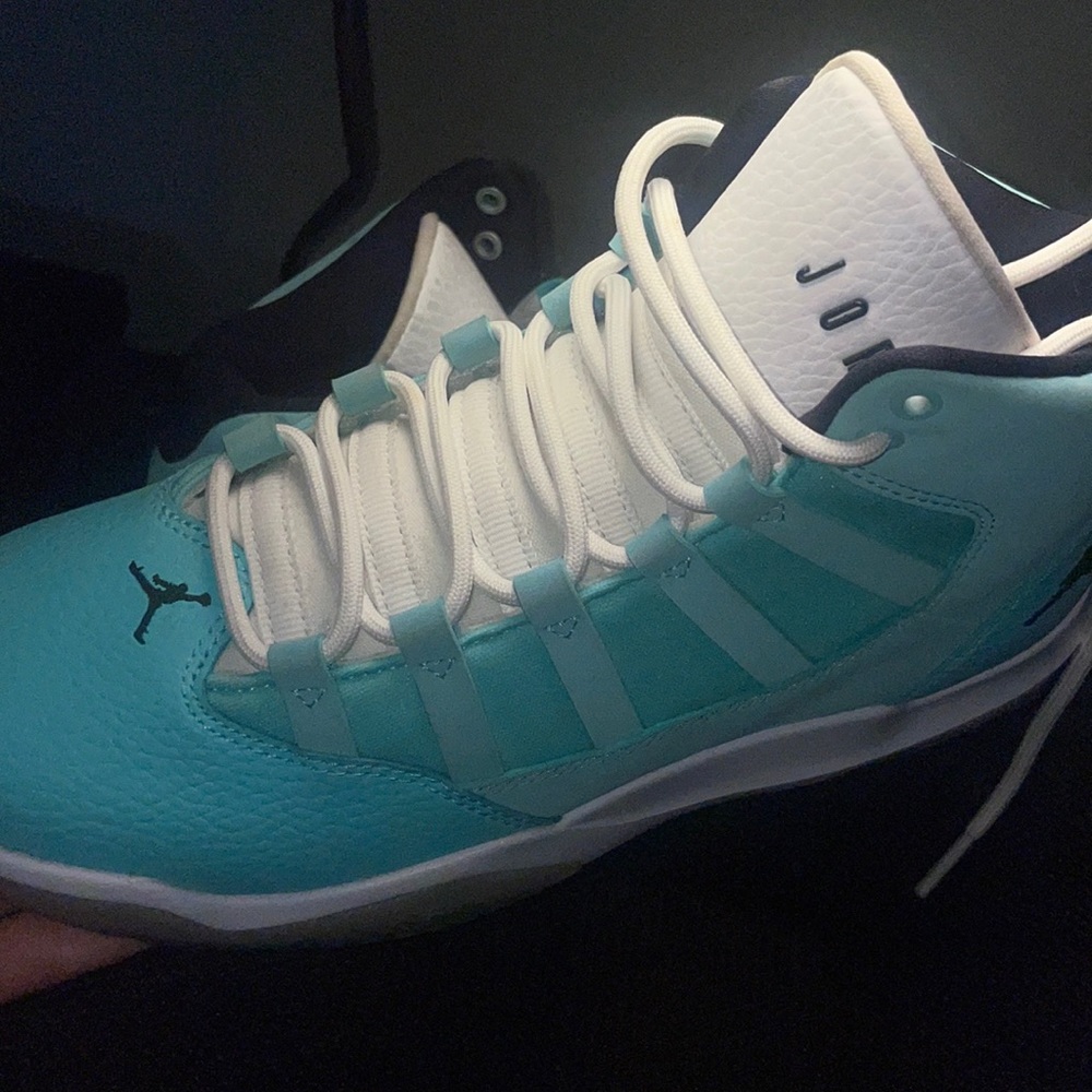 Nike Jordan Max Aura GS Youth Basketball Shoes Light Aqua